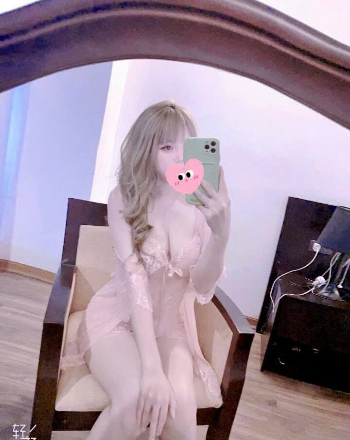 QUỲNH BÚP BÊ 2K7 - NHỎ NHẮN, ĐÁNG YÊU, DÁNG ĐẸP - HÀNG NGON, CHIỀU KHÁCH TỚI BẾN.