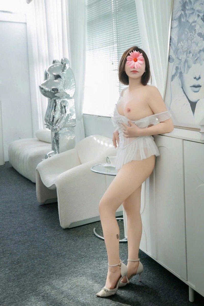 NGỌC HÂN _ HÀNG NÓNG CAM KẾT ĐÚNG ẢNH , BODY SIÊU ĐẸP, GIÁ QUÁ HỜI TRONG PHÂN KHÚC