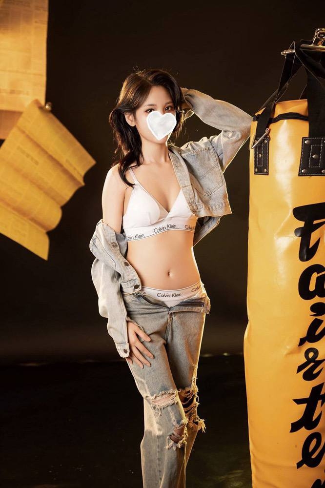 Minh Anh - Em Gái Xinh Đẹp Tựa Thiên Thần, Lần Đầu Lên Sóng Phục Vụ AE