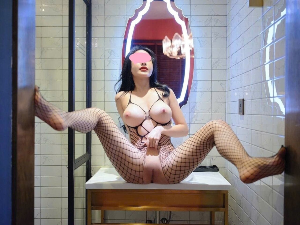 MAI PHƯƠNG SIÊU PHẨM GÁI XINH SANG VÚ BÍM HỒNG HÀO NHIỀU NƯỚC