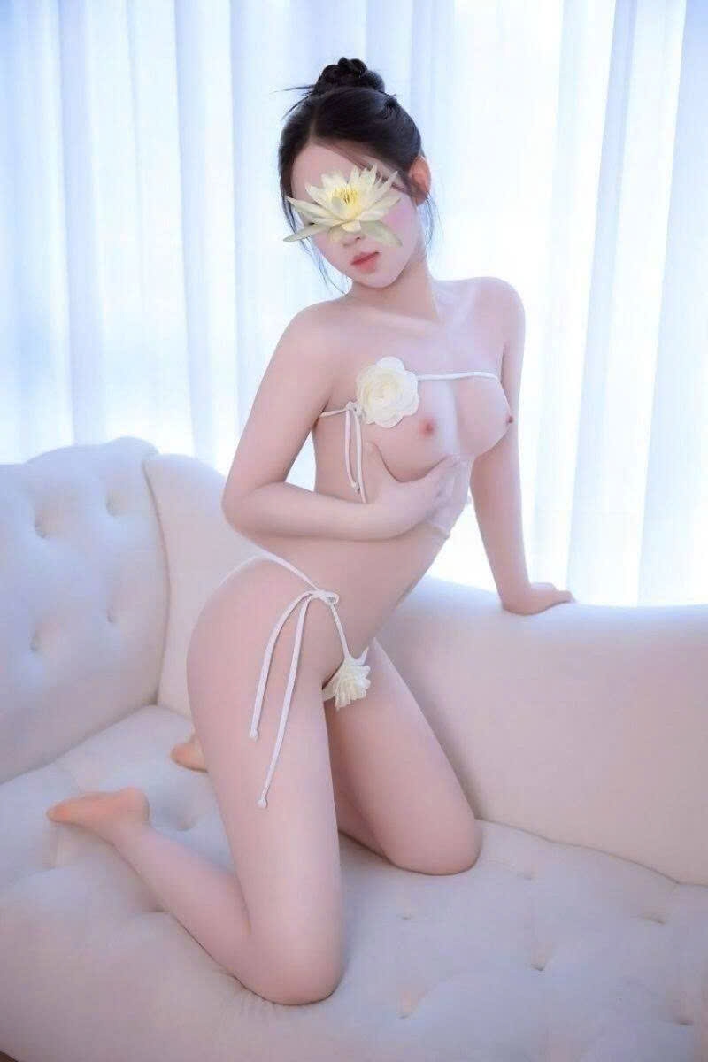 HƯƠNG LAN GÁI XINH MỚI LỚN HÀNG CỰC NGON